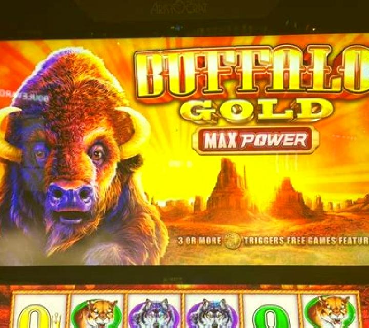 50 Amazons Battle slot game