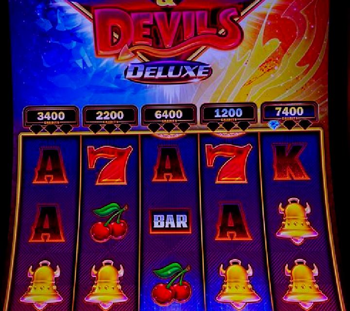 Fire Reel Deluxe slot machine