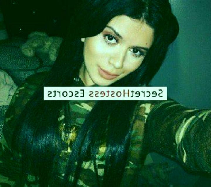 Raquel, 33, acompañante elegante y de líneas suaves y naturales de cabello pelirroja y ojos oscuros, etnia oriente medio. Basada en Olocau del Rey. Ofrece Di...